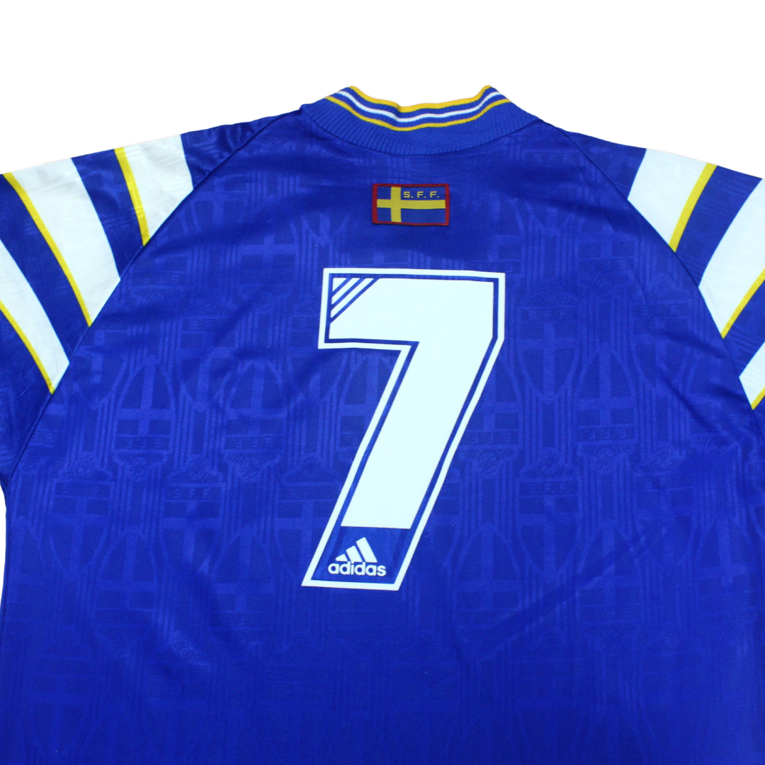 Sweden Away Shirt 1996-1998 #7 Larsson (L)